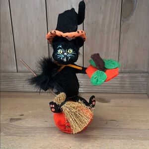 Annalee Witch Cat “Midnight Ride Kitty” Pumpkin Broom Hat